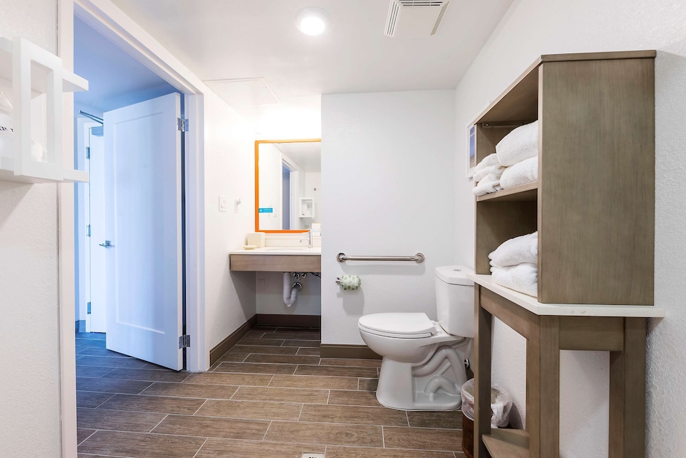 Hampton Inn Virginia Beach Oceanfront North - photo 45