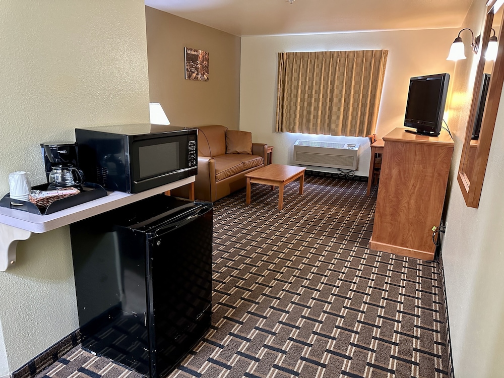 FairBridge Inn & Suites Kellogg - photo 21