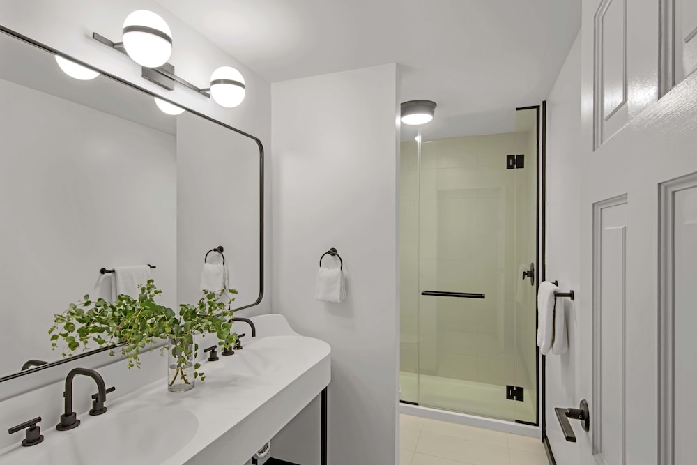 Kimpton Hotel Fontenot by IHG - photo 35