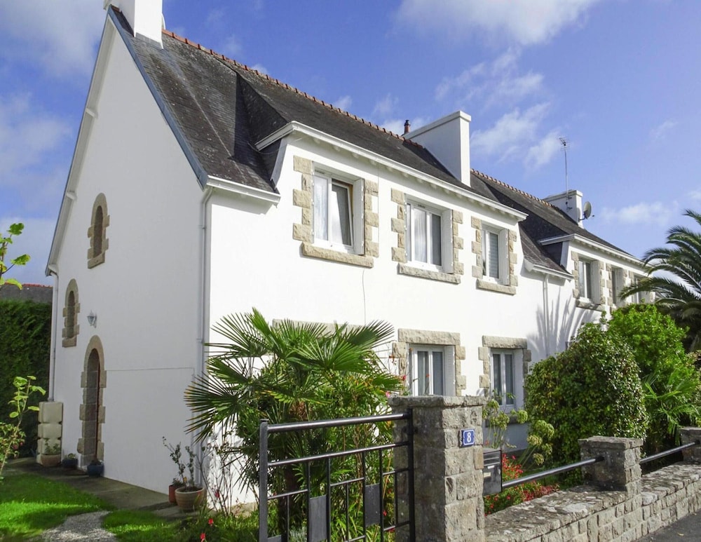 Apartment in Benodet Near Sandy Beaches — 4-Star Luxury Hotel in Benodet, France