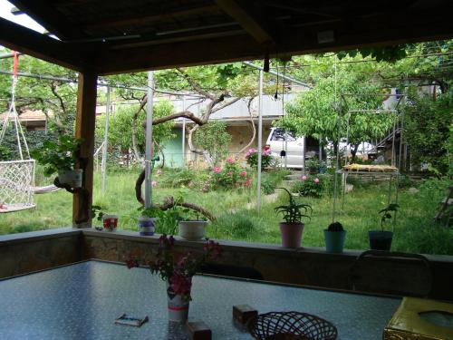 Guest House Ucha