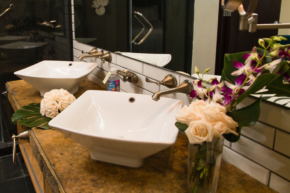Bathroom sink