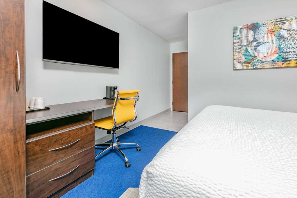 Microtel Inn & Suites by Wyndham Austin Airport - photo 20