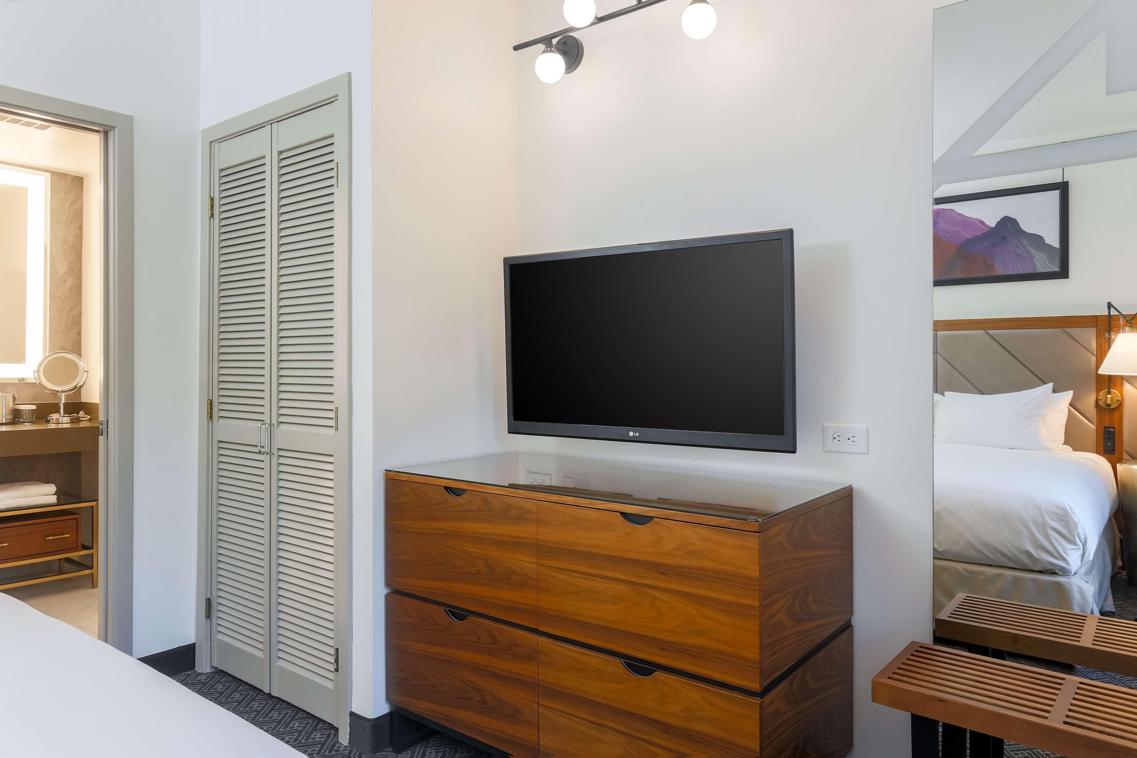 DoubleTree Suites by Hilton Sacramento Rancho Cordova - photo 41