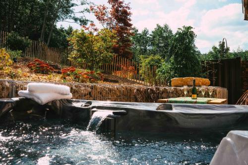 Le Grand Petit Prince Domaine de Charme Jacuzzis Privatifs — hotel in Guebwiller