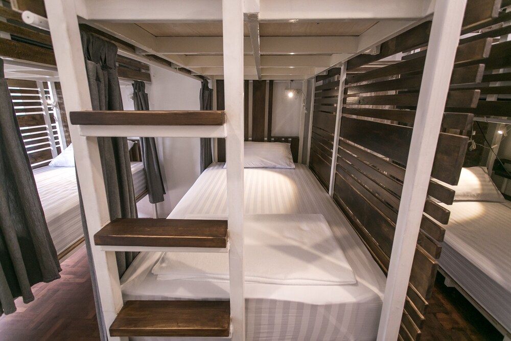 Rest Ari Hostel