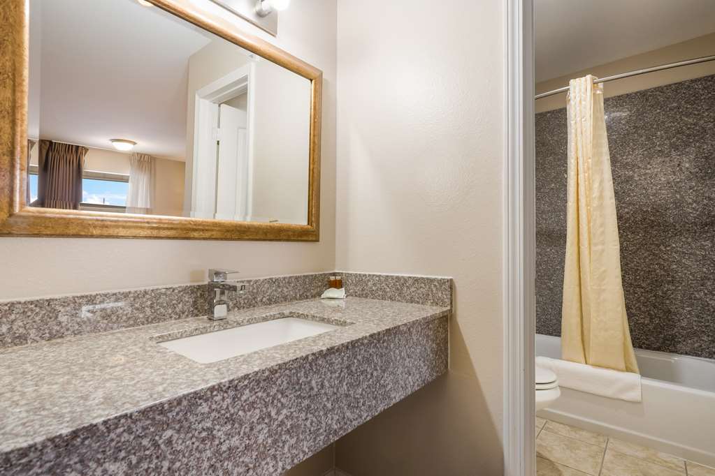 Americas Best Value Inn Refugio - photo 10