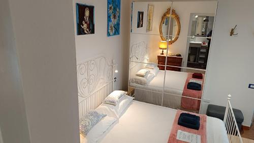 La Graziosa in Suite wifi parcheggio gratuito self check in Zona Lerici Guercio — 4-Star Luxury Hotel in Lerici, Italy