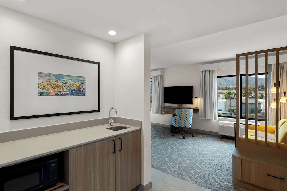 Hampton Inn & Suites by Hilton Corona - photo 31