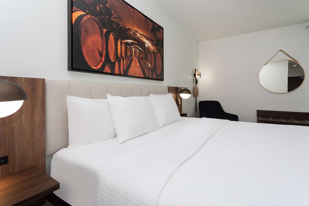 La Quinta Inn & Suites by Wyndham Galt Lodi North - photo 34