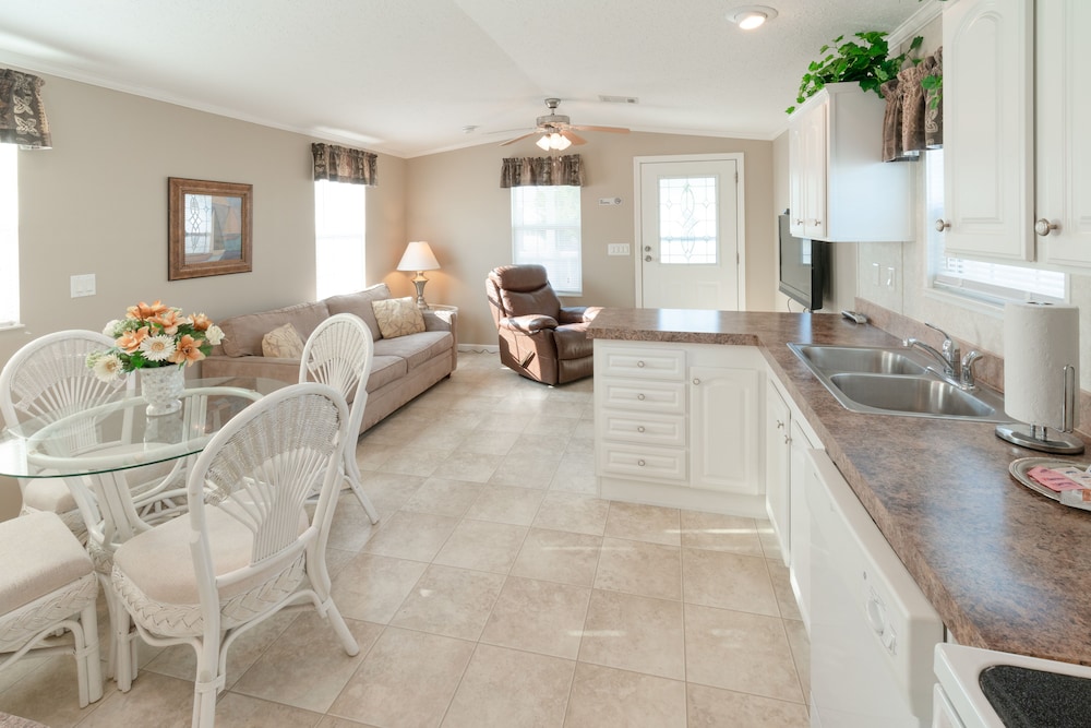 Buttonwood Bay RV Resort - photo 11