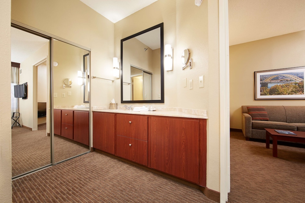 DoubleTree Suites by Hilton Hotel Cincinnati Blue Ash - photo 19