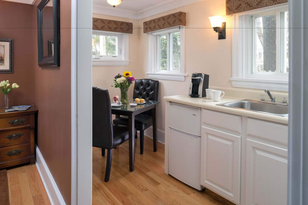 Maine Stay Inn & Cottages - photo 49
