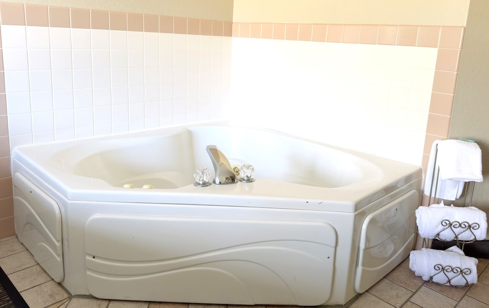 Country Trails Inn & Suites - photo 20