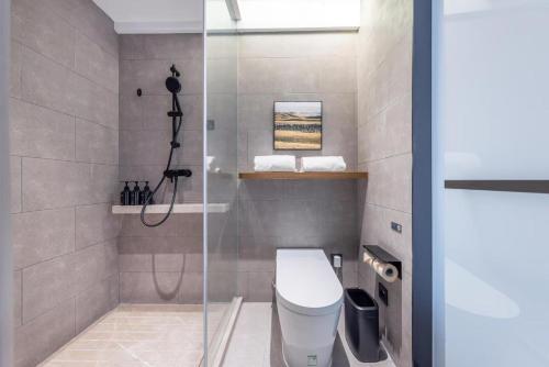Atour Hotel Wuhan Optics Valley Technology Exhibition Center High tech Park — 4-Star Luxury Hotel in Wuhan, People's Republic of China