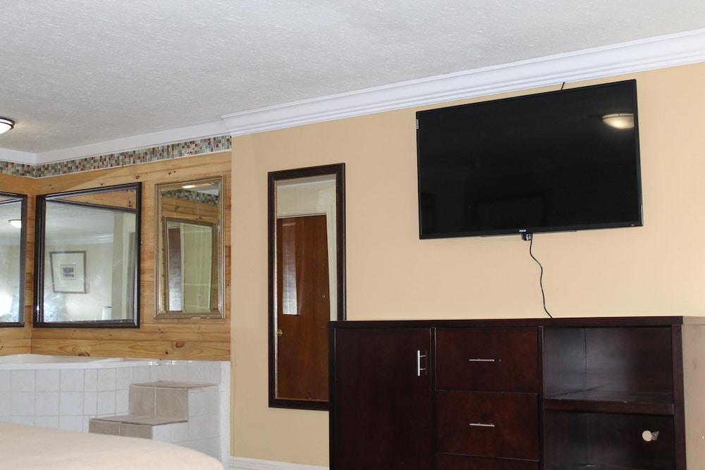 Grand Motel Inn and Suites of Reform AL - photo 8