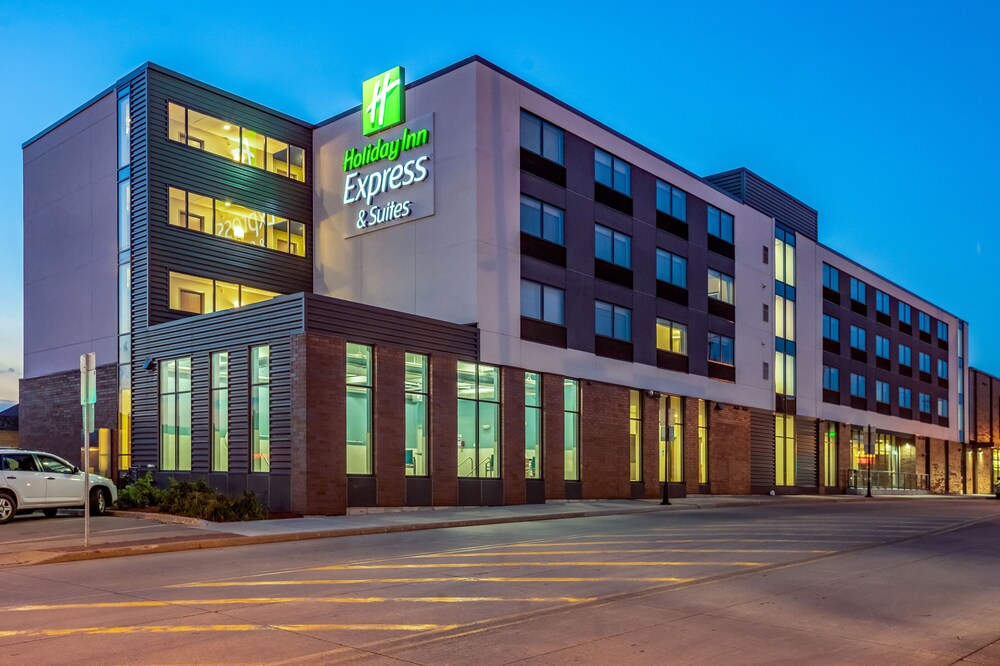 Holiday Inn Express and Suites Platteville by IHG — hotel in Platteville