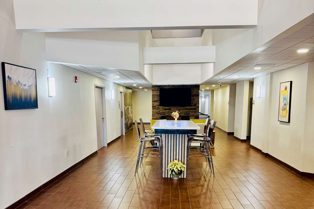 Clarion Pointe Albemarle - photo 13