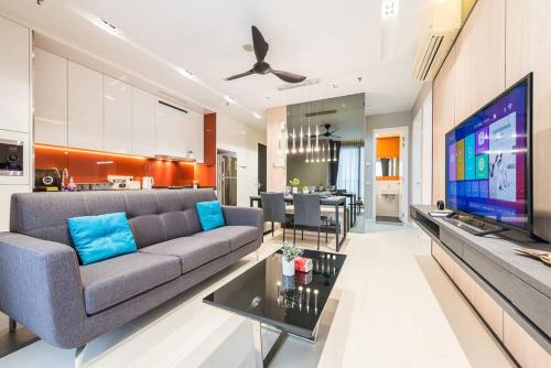 Arcoris Mont Kiara 12# Deluxe 2 Bedroom # Coner with Balcony #1 4Pax — 4-Star Luxury Hotel in Kuala Lumpur, Malaysia