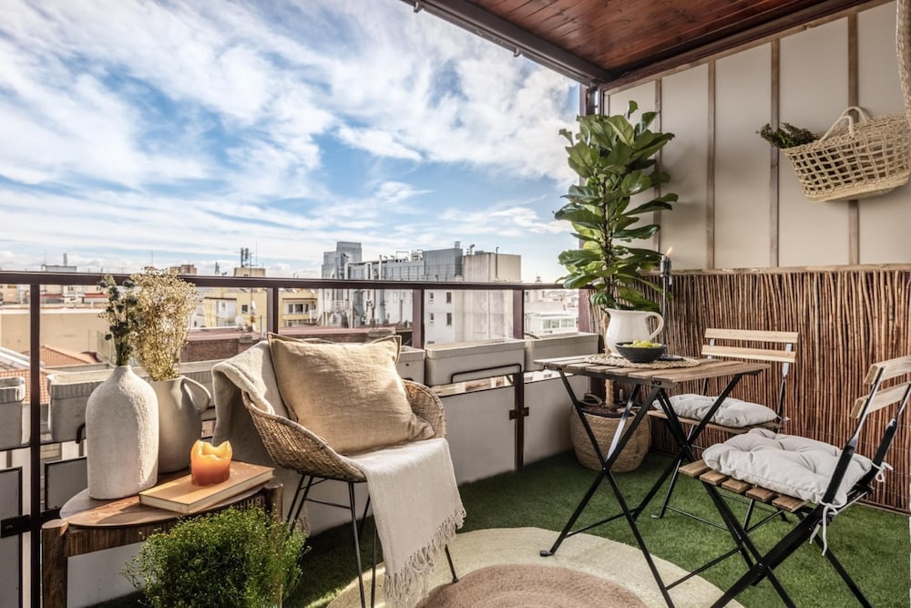 Monda 2 Bedrooms and Terrace in Goya hotel Lista Madrid