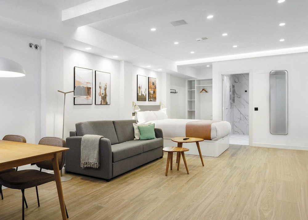 Limehome Madrid Calle de Matilde Diez Madrid hotel