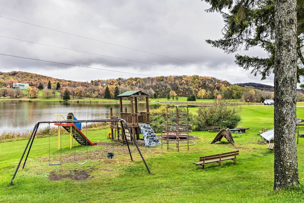 Alpine Lake Resort Cabin Rental w Pool Access - photo 15