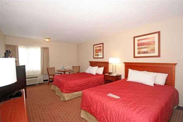 Ramada Burlington Hotel & Conference Center - photo 3