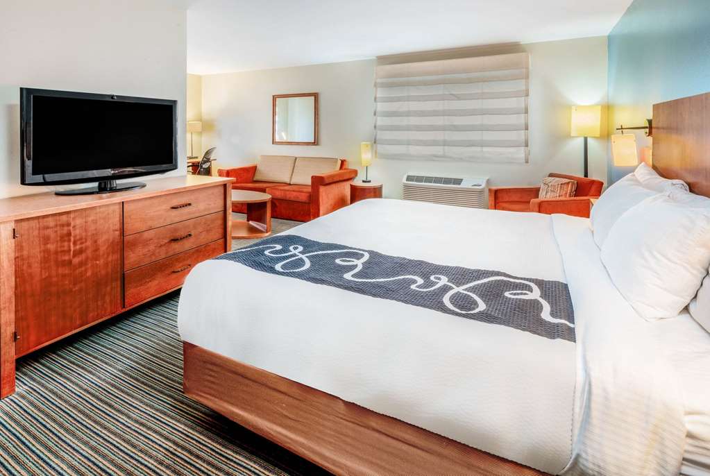 La Quinta Inn & Suites by Wyndham Helena - photo 19
