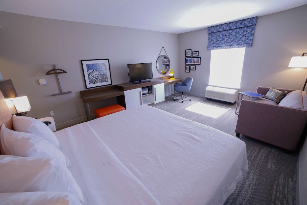 Hampton Inn & Suites Forest City - photo 6