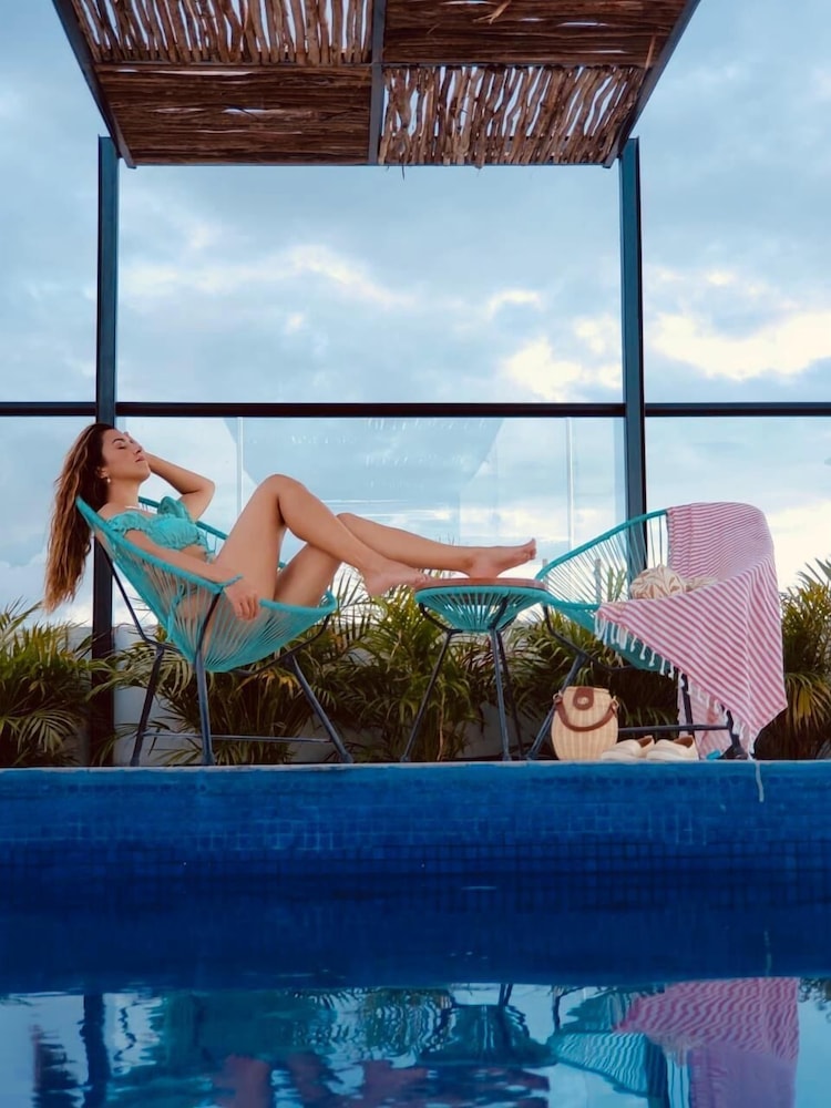 Rooftop pool