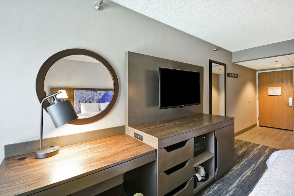 Hampton Inn Seattle Southcenter - photo 13
