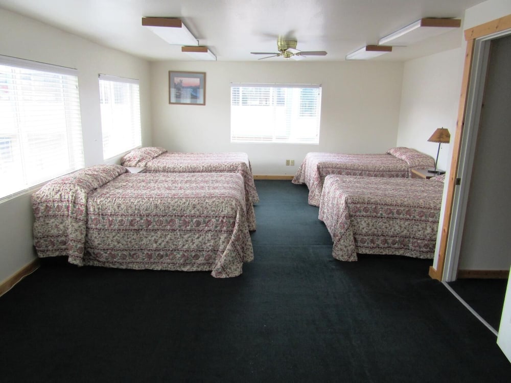 Yellowstone Country Inn - photo 19