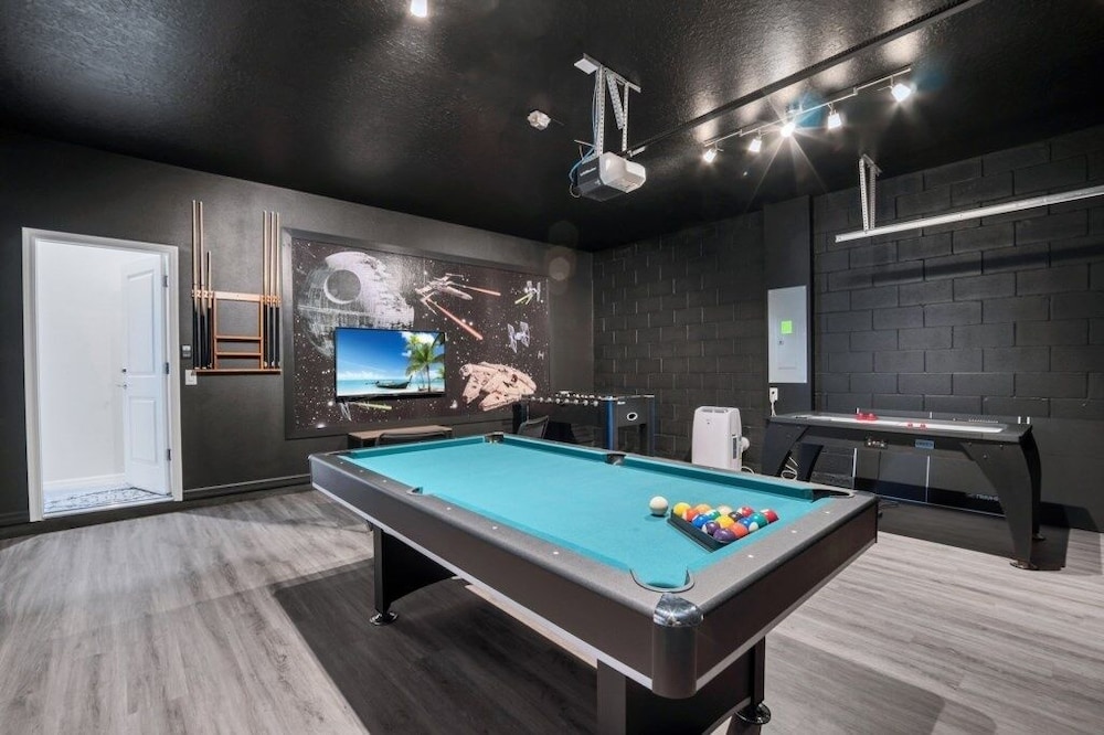 5 Bed With Fantastic Game Room In Fun Resort 5 Bedroom Townhouse by RedAwning - photo 38