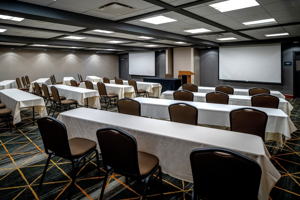 Holiday Inn Hotel & Suites Beckley by IHG - photo 34