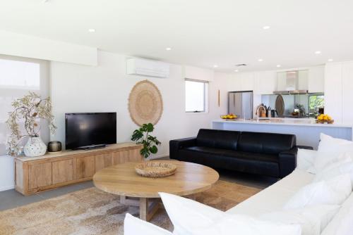 Eight Mitchell — Mollymook — photo 5