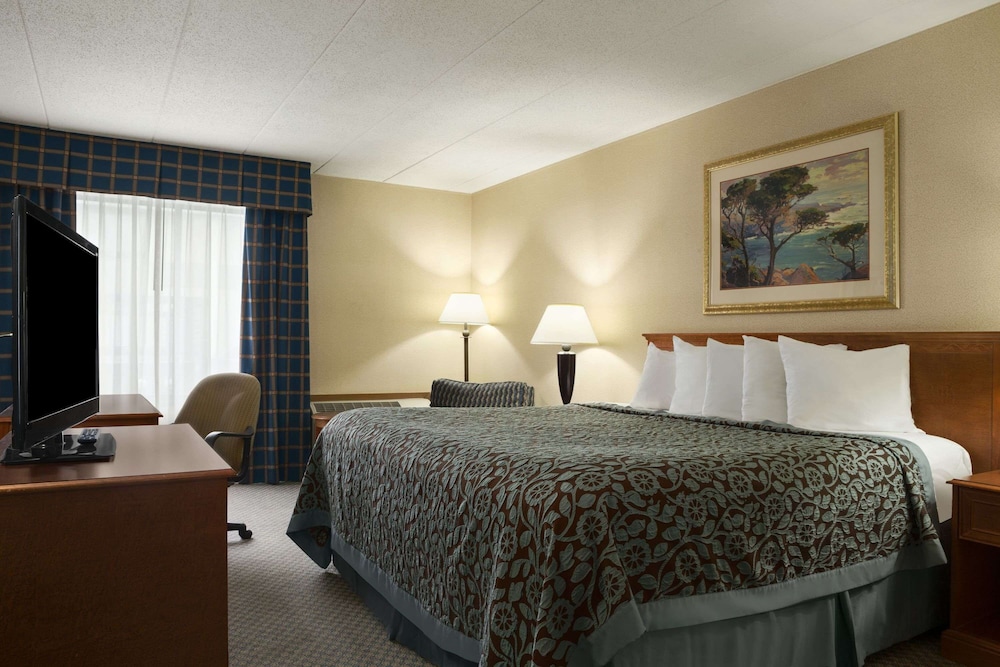 Days Inn by Wyndham Rock Falls - photo 13