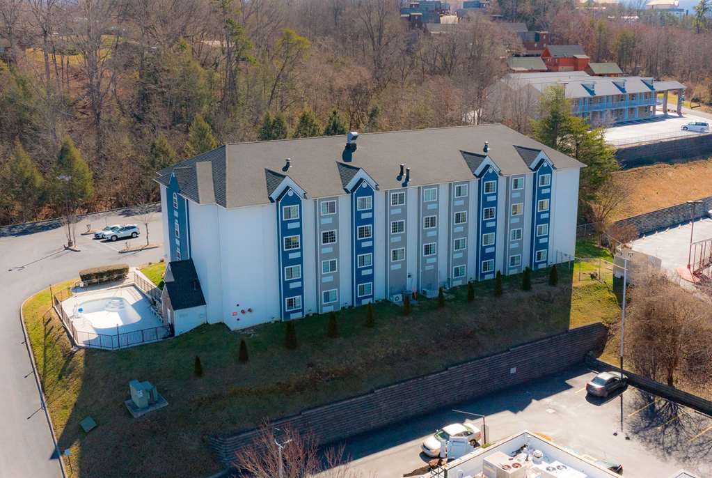 Microtel Inn & Suites by Wyndham Pigeon Forge - photo 23