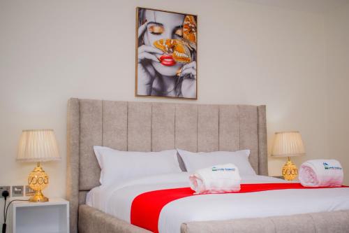 Capital M Luxury 1br by BednBeyond Eagle Westlands Nairobi with a Pool and City View