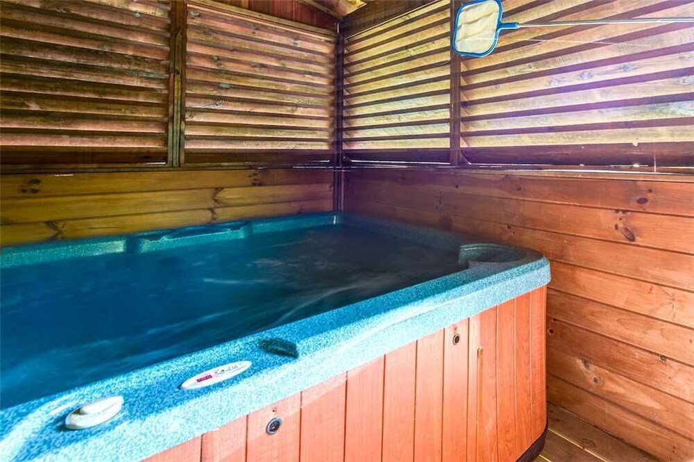 The Honey Pot Hot Tub resort Pool 560 FREE tickets each paid day - photo 19