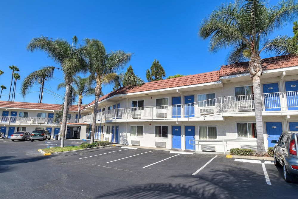 Motel 6 Los Angeles Long Beach - photo 24