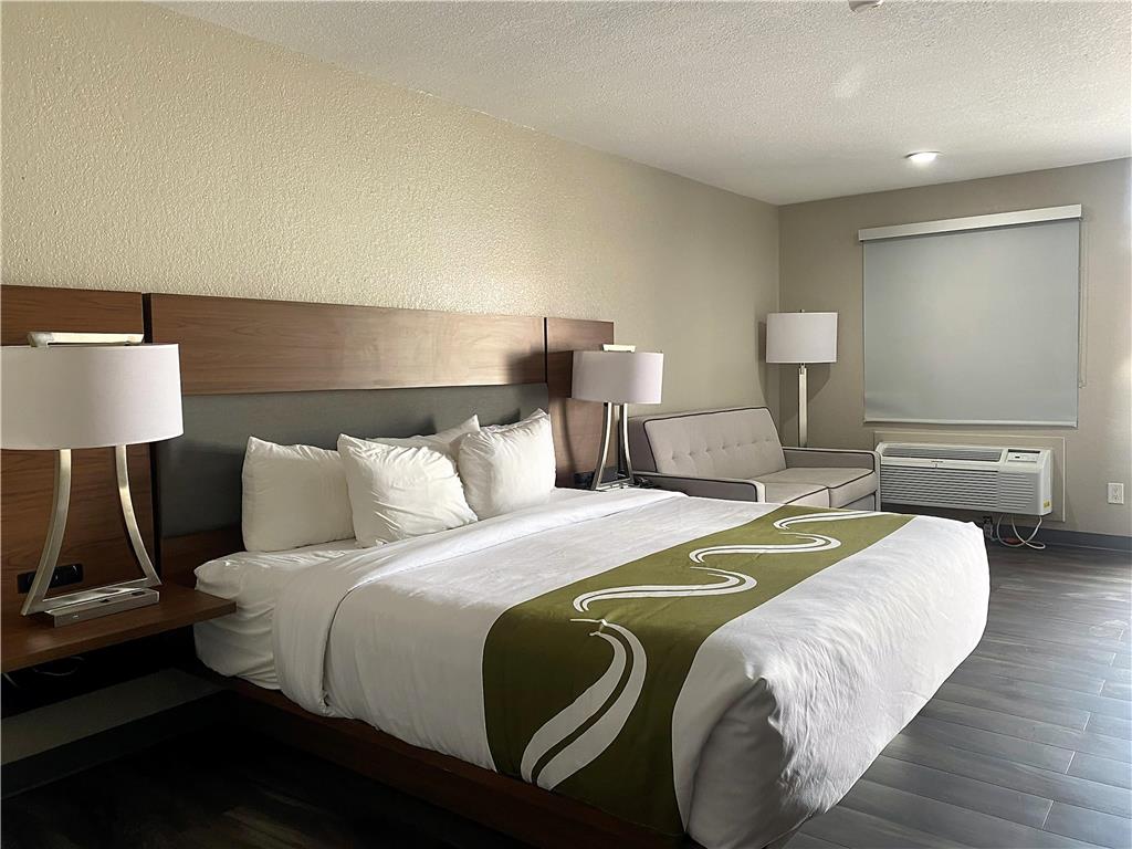 Quality Inn & Suites Near White Sands National Monument - photo 13