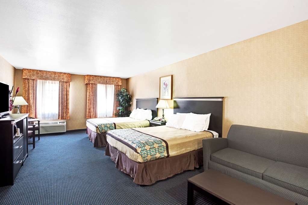 Days Inn & Suites by Wyndham Artesia - photo 20