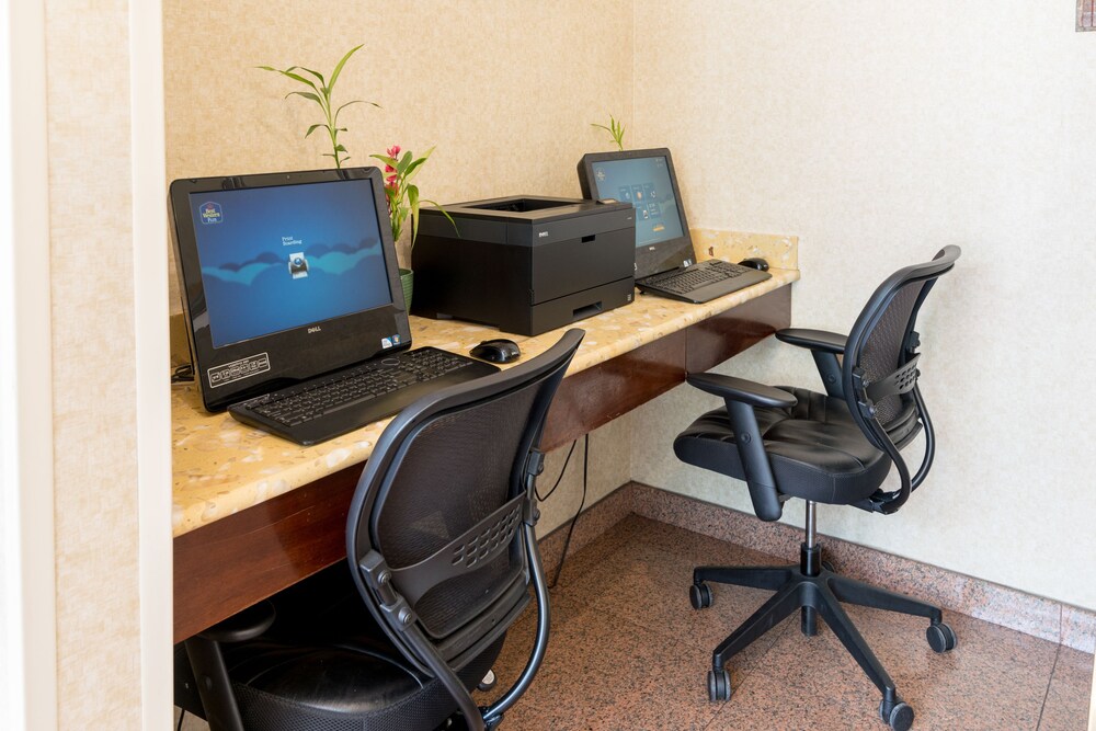 Best Western Plus Arena Hotel - photo 20