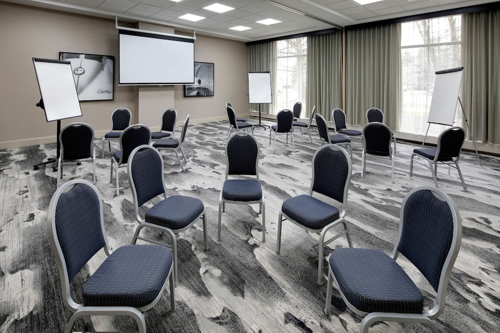 Embassy Suites by Hilton Detroit Troy Auburn Hills - photo 71