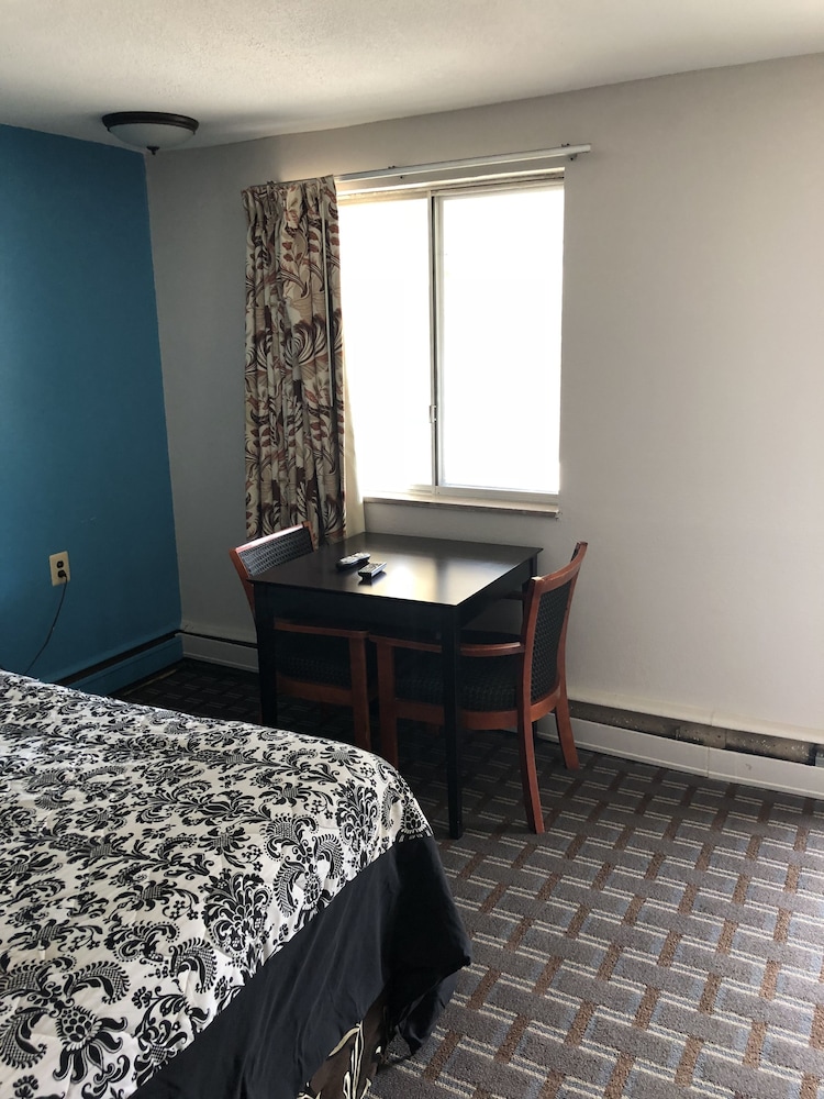 Gratiot View Motel - photo 11