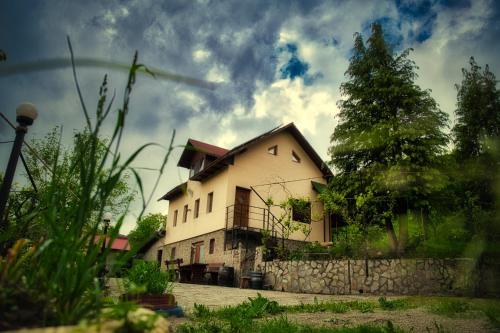 Casuta din Padure — hotel in Calimanesti