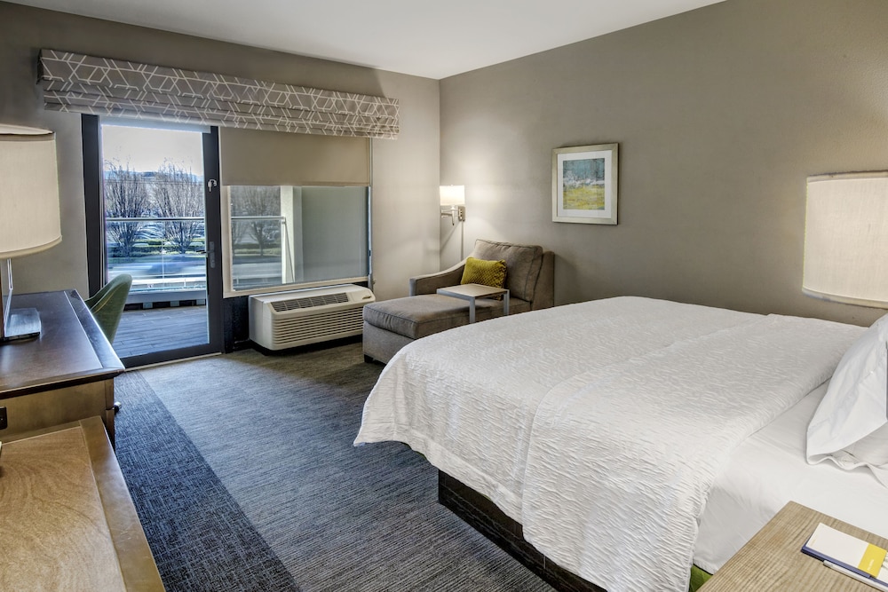 Hampton Inn & Suites San Jose Airport - photo 4