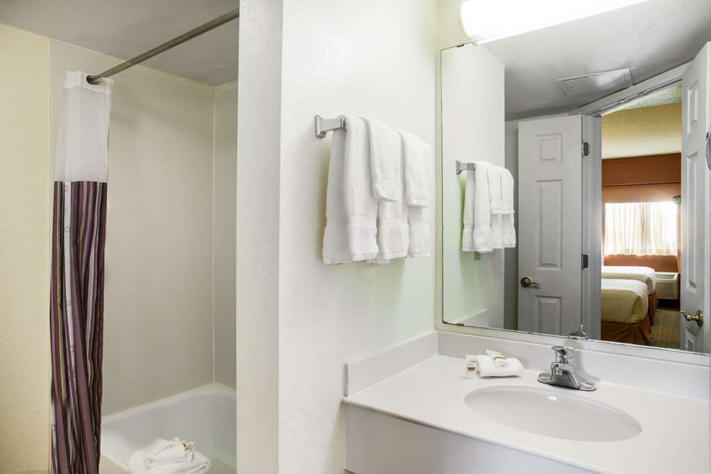 La Quinta Inn by Wyndham Austin Capitol Downtown - photo 22