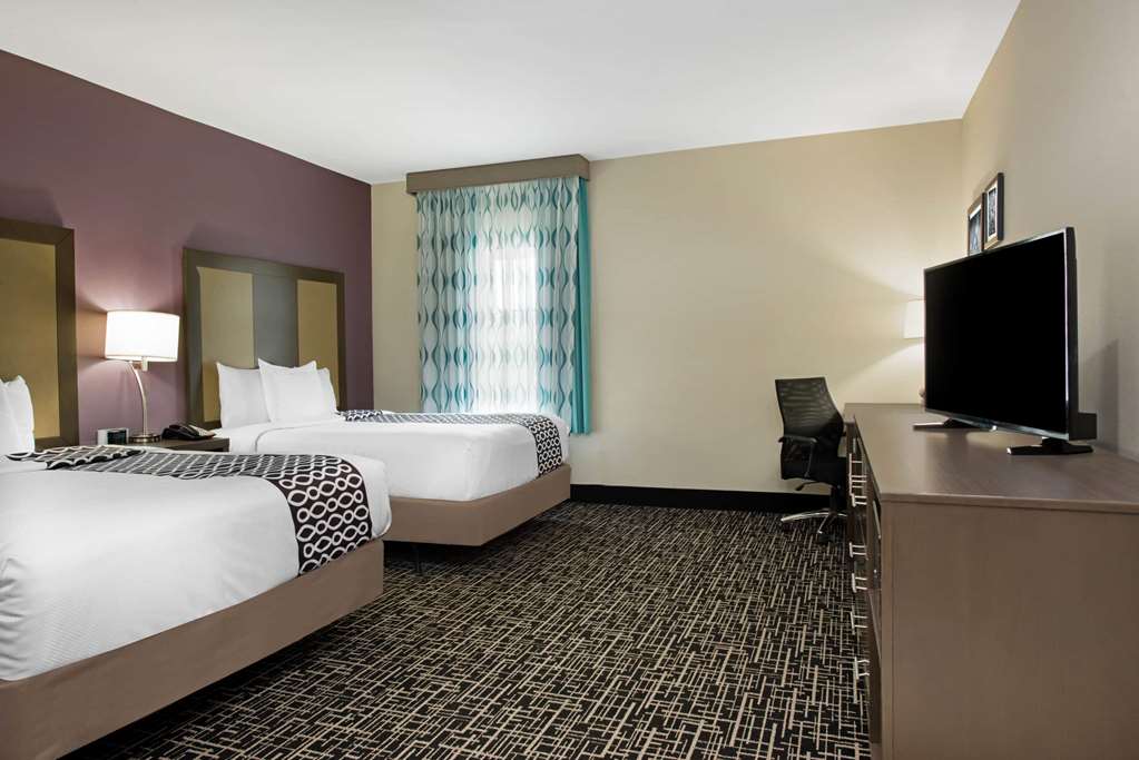 La Quinta Inn & Suites by Wyndham Lake Charles Westlake - photo 17