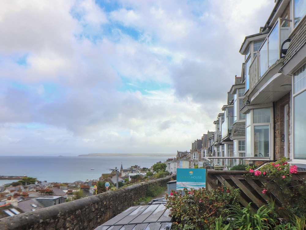 Mor Kernow — 4-Star Luxury Hotel in St Ives, United Kingdom